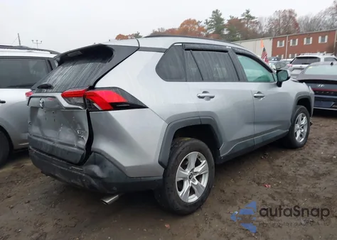 2020 Toyota Rav4 Xle z USA, uszkodzony, nr VIN 2T3P1RFV9LC131075